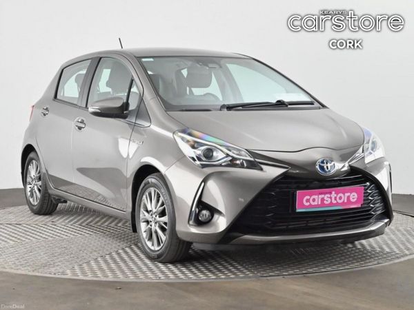 Toyota Yaris MPV, Petrol Hybrid, 2018, Grey