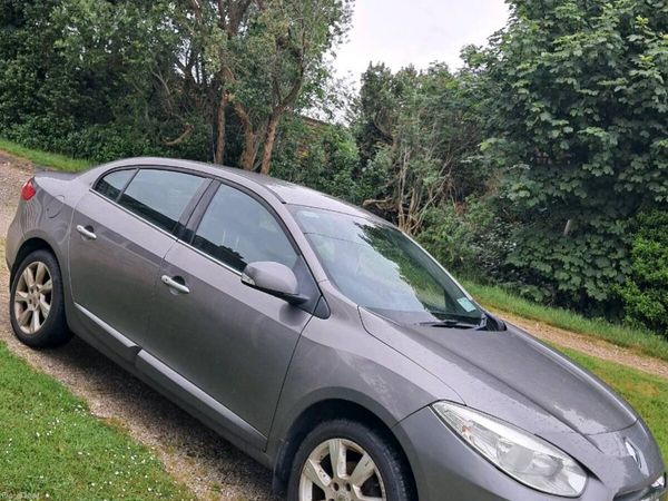 Renault Fluence Saloon, Diesel, 2011, Grey