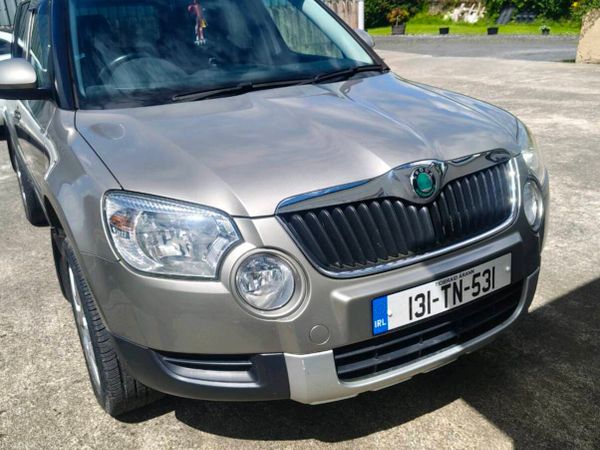 Skoda Yeti SUV, Petrol, 2013, Beige
