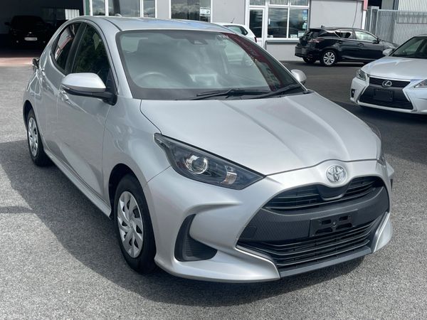 Toyota Yaris Hatchback, Petrol, 2022, Silver