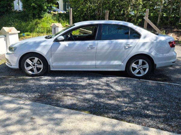 Volkswagen Jetta Saloon, Diesel, 2017, White