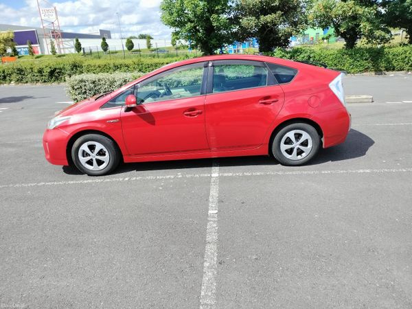 Toyota Prius Hatchback, Petrol Hybrid, 2012, Red