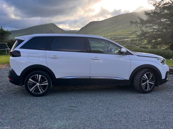Peugeot 5008 MPV, Diesel, 2018, White