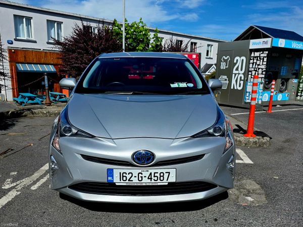 Toyota Prius Hatchback, Petrol Hybrid, 2016, Silver