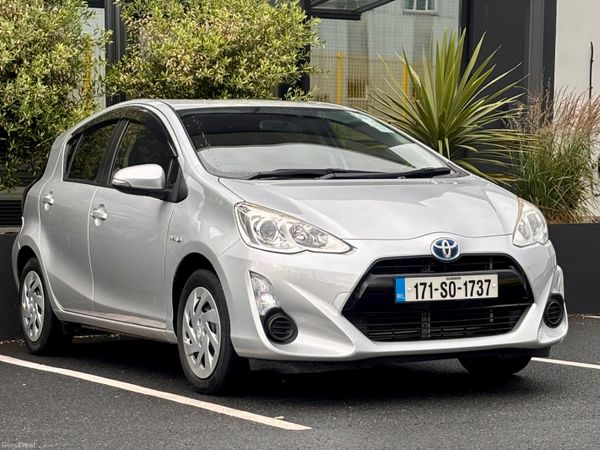Toyota Aqua Hatchback, Petrol Hybrid, 2017, Silver