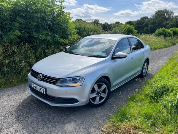 Volkswagen Jetta Saloon, Diesel, 2012, Silver