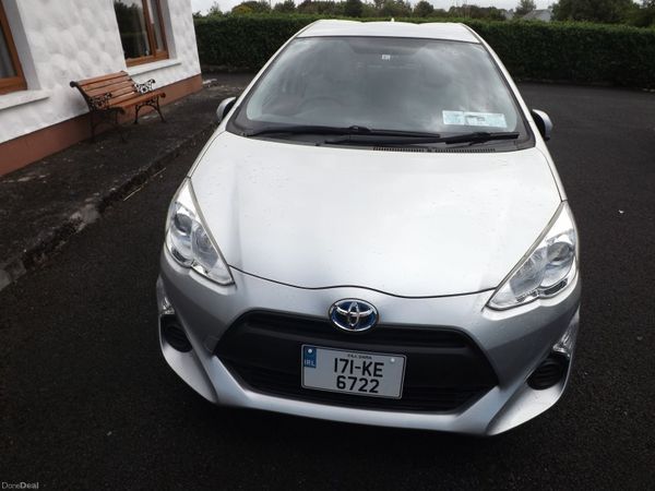 Toyota Aqua Hatchback, Petrol Hybrid, 2017, Silver