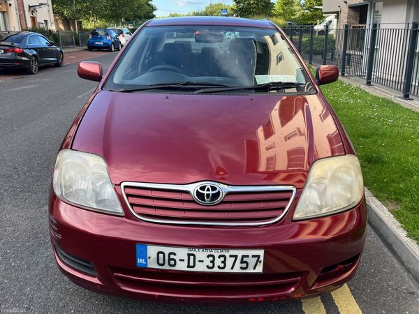 Toyota Corolla Saloon, Petrol, 2006, Red