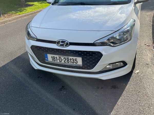 Hyundai i20 Hatchback, Petrol, 2018, White