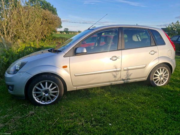 Ford Fiesta Hatchback, Petrol, 2007, Silver