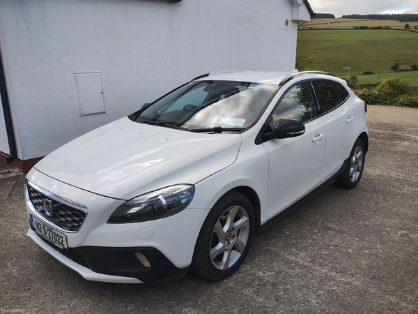 Volvo V40 Hatchback, Diesel, 2014, White