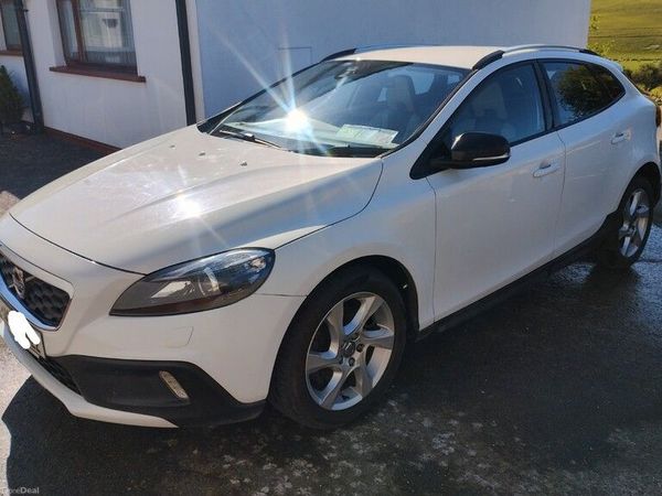 Volvo V40 Hatchback, Diesel, 2014, White