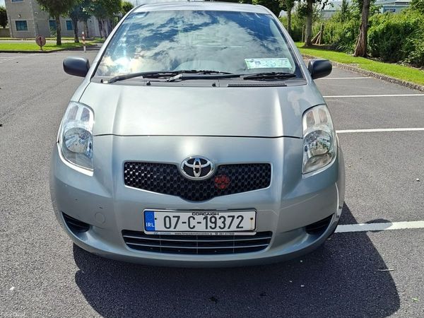 Toyota Yaris Hatchback, Petrol, 2007, Silver