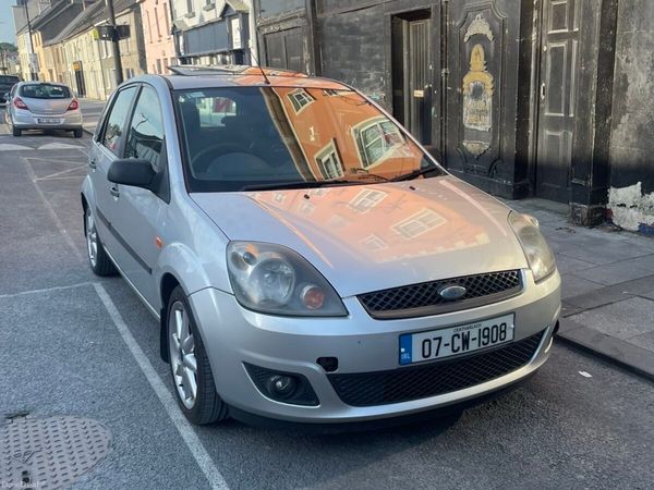 Ford Fiesta Hatchback, Petrol, 2007, Silver