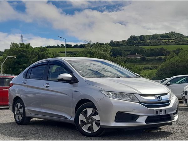 Honda Grace Saloon, Petrol Hybrid, 2015, Silver