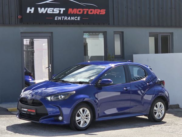 Toyota Yaris Hatchback, Petrol, 2022, Blue