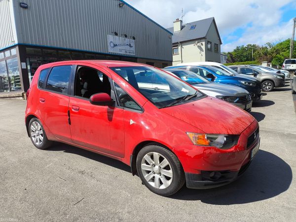 Mitsubishi Colt MPV, Petrol, 2012, Red