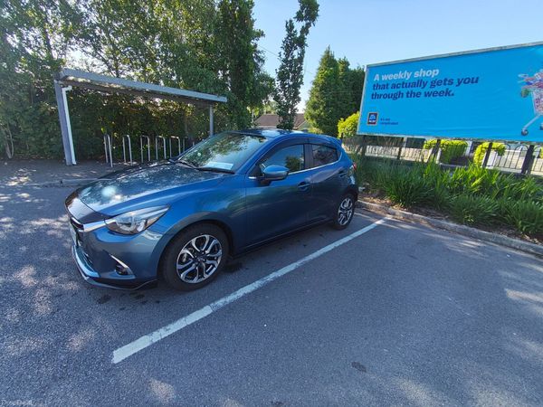 Mazda Demio MPV, Diesel, 2017, Blue