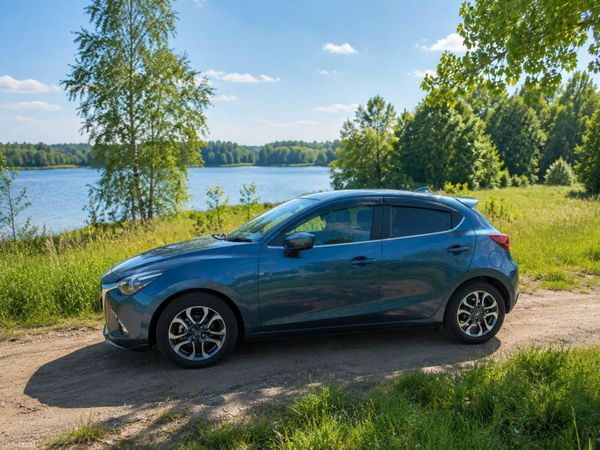 Mazda Demio MPV, Diesel, 2017, Blue