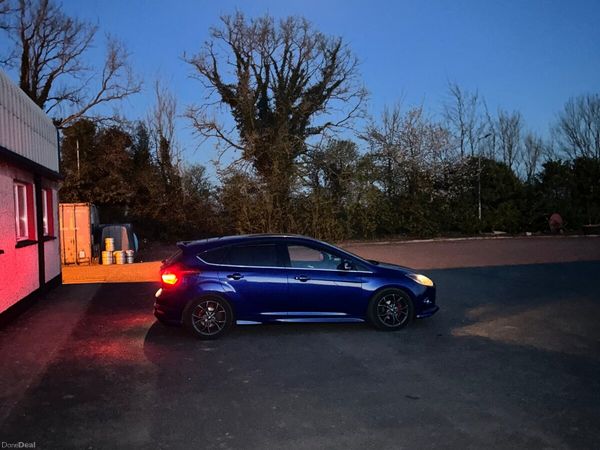 Ford Focus Hatchback, Diesel, 2014, Blue