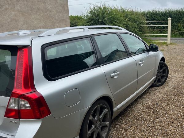 Volvo V70 Estate, Diesel, 2009, Silver