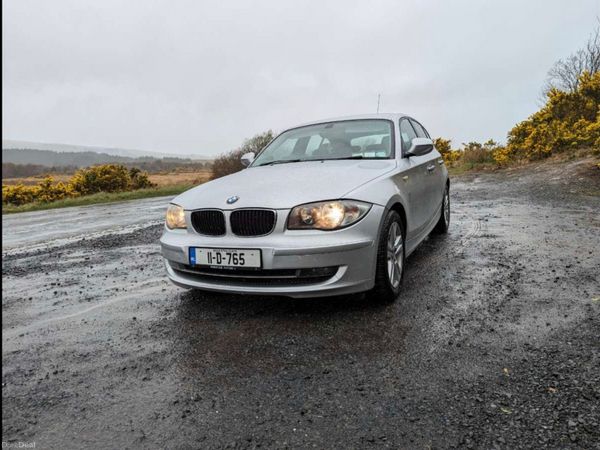 BMW 1-Series Hatchback, Diesel, 2011, Silver