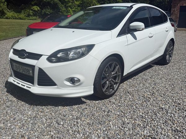 Ford Focus Hatchback, Petrol, 2013, White
