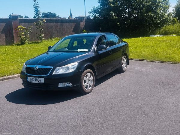 Skoda Octavia Saloon, Diesel, 2011, Black