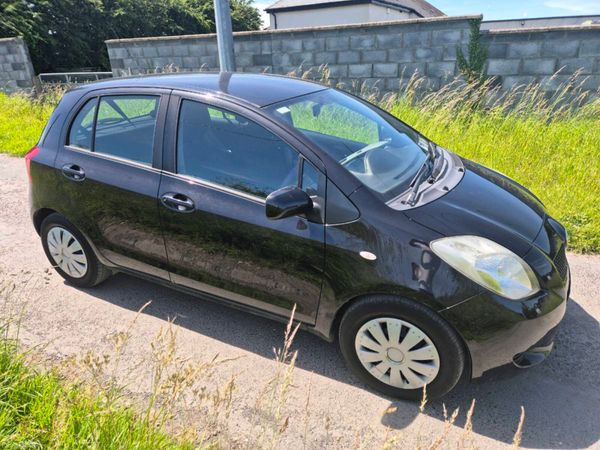 Toyota Yaris Hatchback, Petrol, 2006, Black