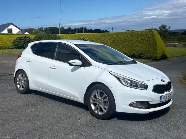 Kia Ceed Hatchback, Diesel, 2012, White