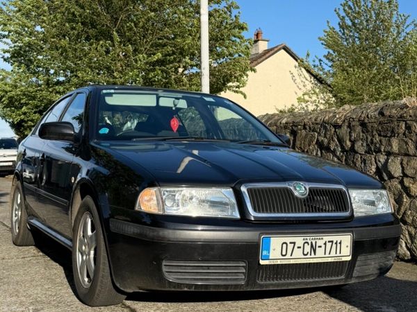 Skoda Octavia Hatchback, Petrol, 2007, Black