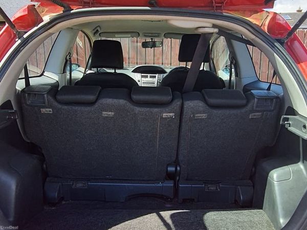 Toyota Yaris Hatchback, Petrol, 2009, Red