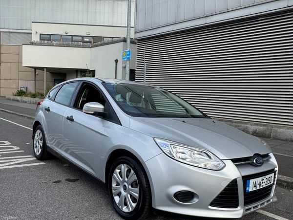 Ford Focus Hatchback, Petrol, 2014, Silver