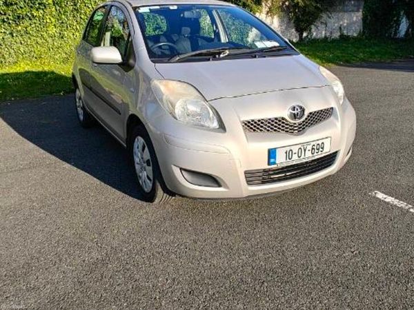Toyota Yaris Hatchback, Petrol, 2010, Gold