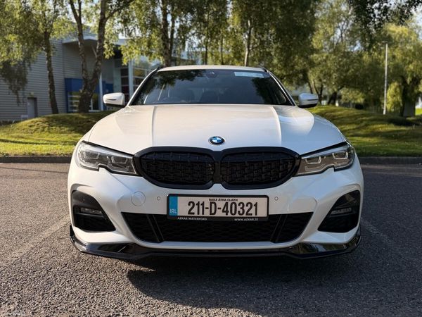 BMW 3-Series Estate, Petrol Plug-in Hybrid, 2021, White