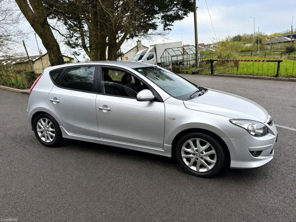 Hyundai i30 Hatchback, Diesel, 2011, Silver