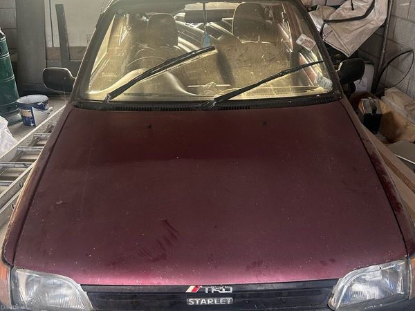 Toyota Starlet Hatchback, Petrol, 1994, Red