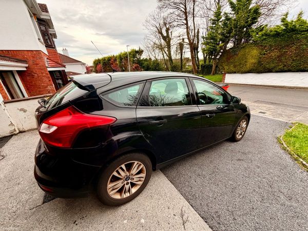 Ford Focus Hatchback, Petrol, 2013, Black