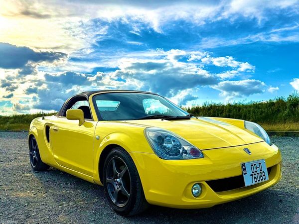 Toyota MR2 Convertible, Petrol, 2003, Yellow