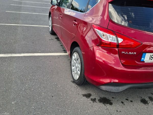 Nissan Pulsar Hatchback, Petrol, 2016, Red