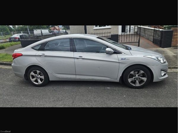 Hyundai i40 Saloon, Diesel, 2014, Silver