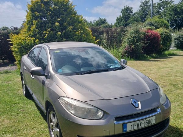 Renault Fluence Saloon, Diesel, 2011, Gold