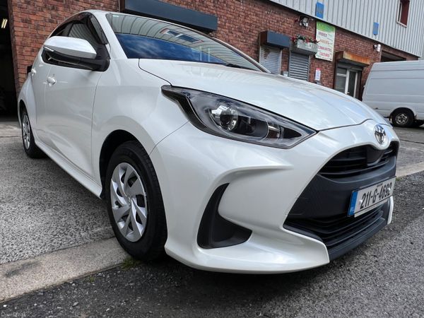 Toyota Yaris Hatchback, Petrol, 2021, White