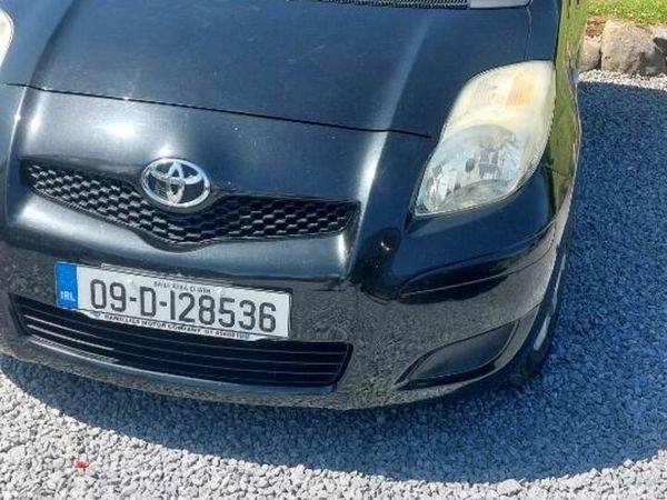 Toyota Yaris Hatchback, Petrol, 2009, Black