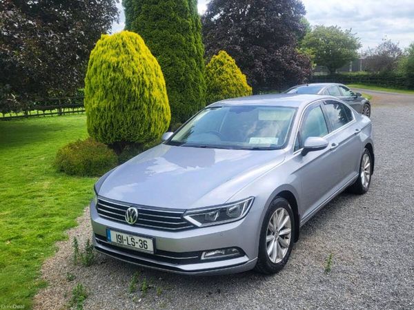 Volkswagen Passat Saloon, Diesel, 2019, Grey