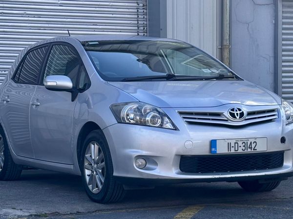 Toyota Auris Hatchback, Petrol, 2011, Silver