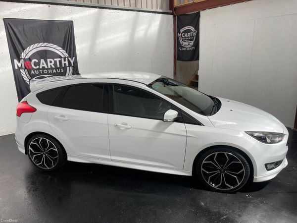 Ford Focus Hatchback, Diesel, 2016, White