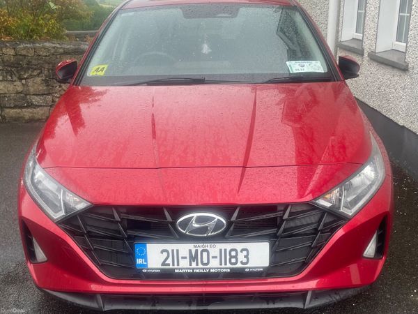 Hyundai i20 Hatchback, Petrol, 2021, Red