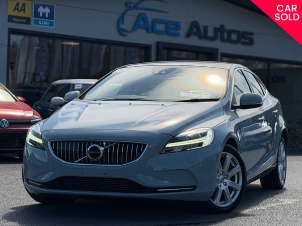 Volvo V40 Hatchback, Petrol, 2020, Blue