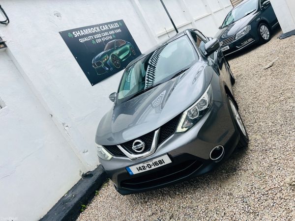 Nissan Qashqai Hatchback, Diesel, 2014, Grey
